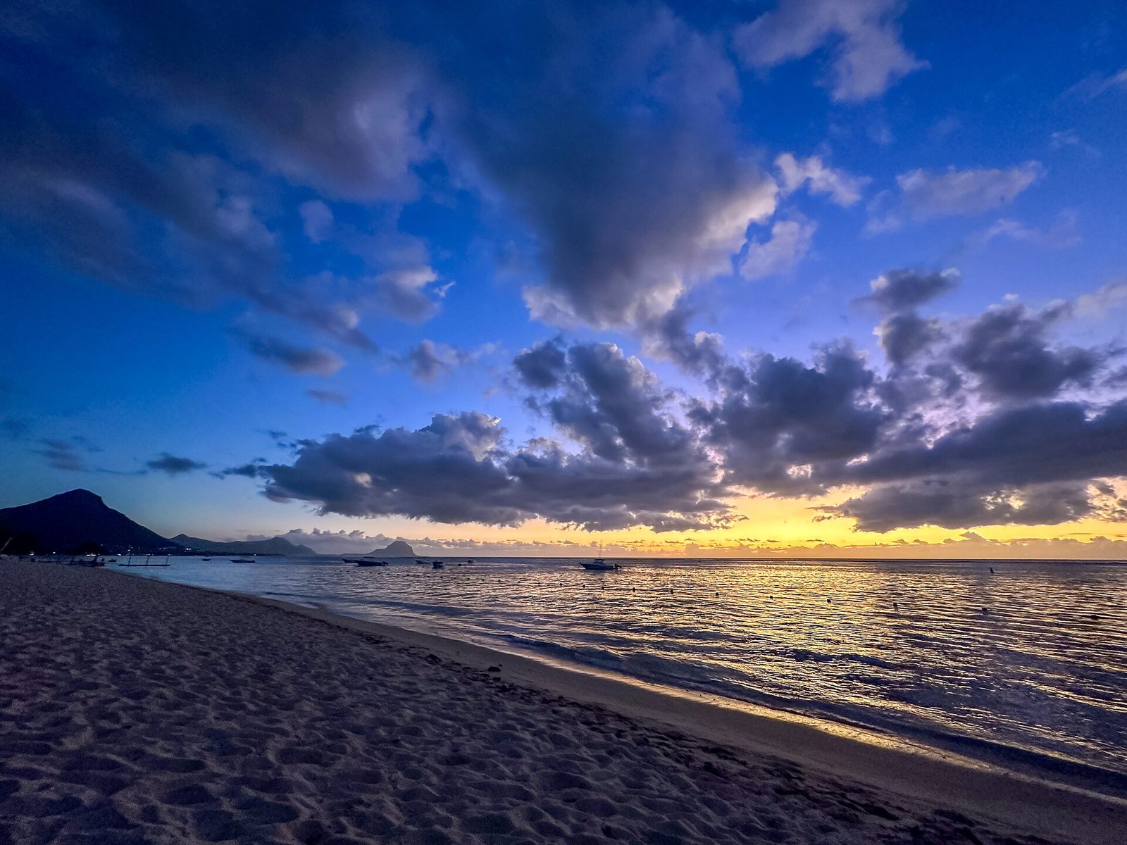 Sonnenuntergang am Strand von Flic en Flac
